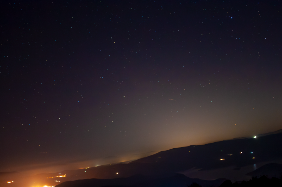 Foto del cielo nocturno desde el Lanchar de Rute durante el desarrollo de la observaci&oacute;n astron&oacute;mica el pasado fin de semana. (Imagen: Agrupaci&oacute;n Astron&oacute;mica de C&oacute;rdoba).