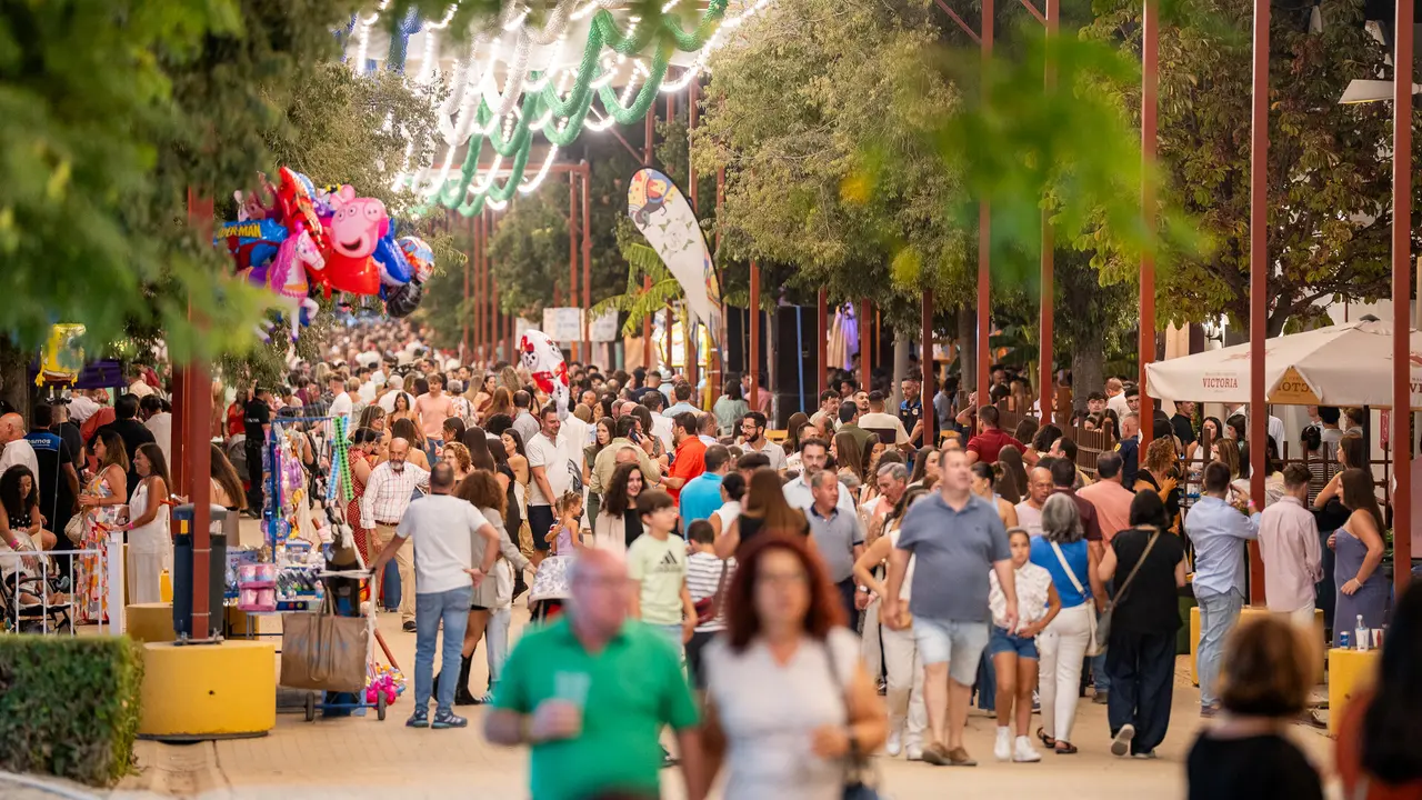 Feria del Valle 2025 - Jueves - Feria de Noche (10)