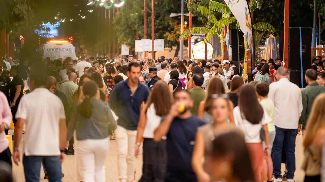 Feria del Valle 2025 - Jueves - Feria de Noche (13)
