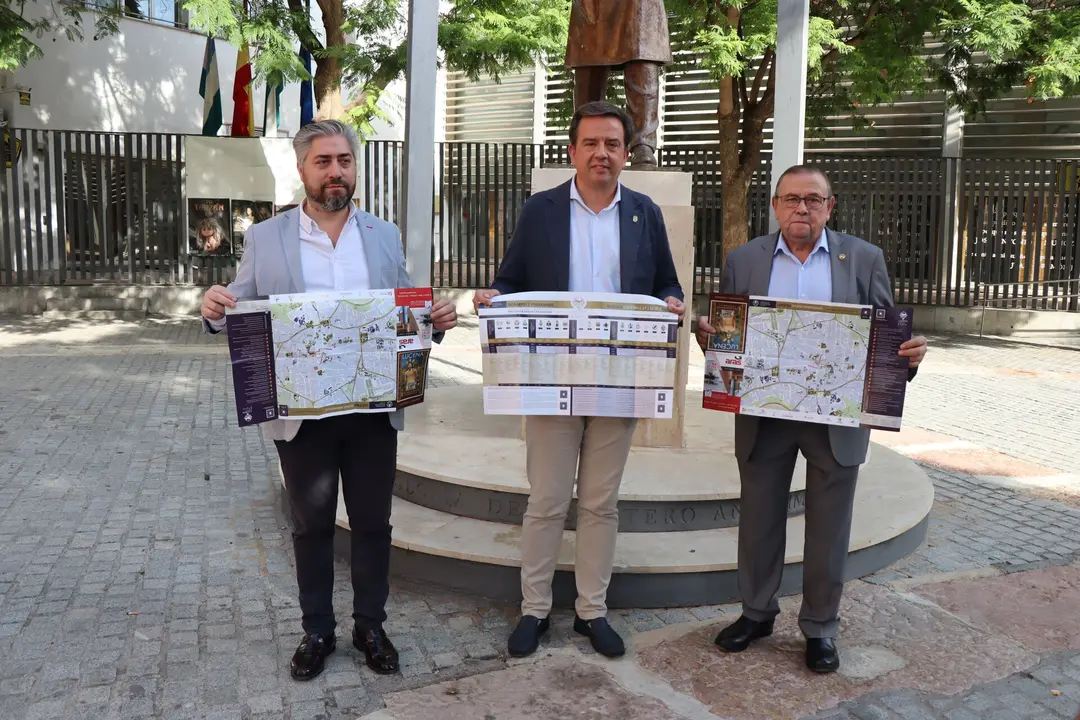 Presentaci&oacute;n del desplegable de la Procesi&oacute;n Magna de Lucena