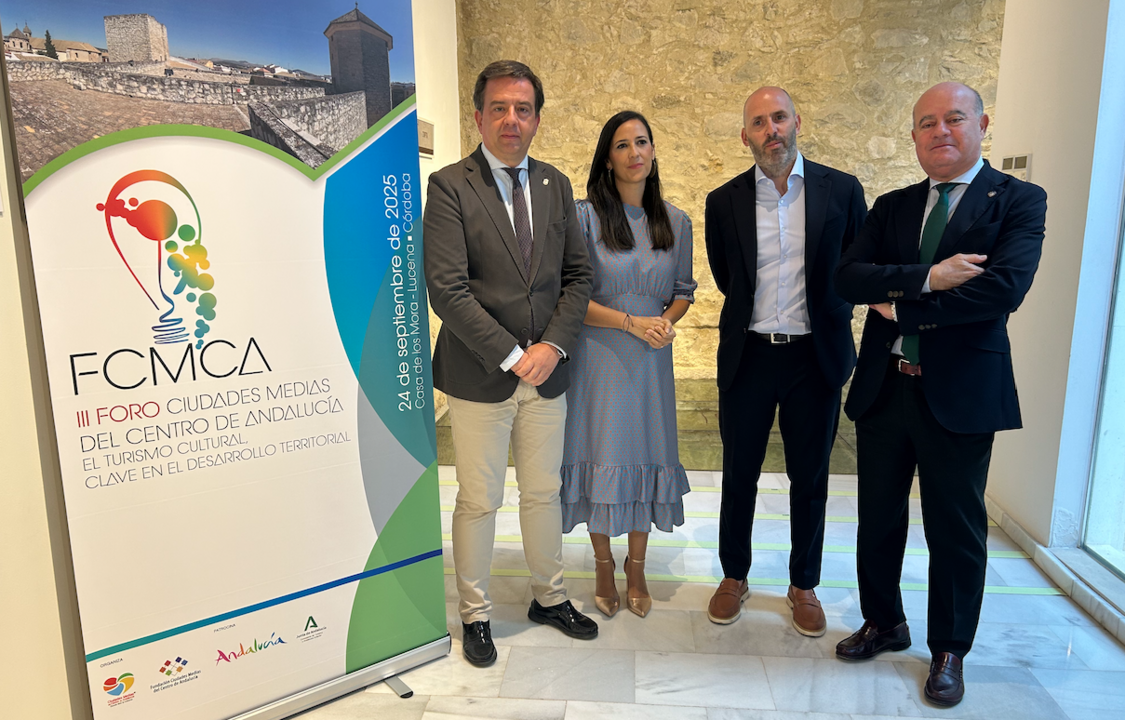 El alcalde de Lucena, Aurelio Fernandez, la presidenta de la Fundaci&oacute;n, Ana Cebri&aacute;n, el delegado territorial de Turismo, Eduardo Lucena y el alcalde de Antequera, Manuel Bar&oacute;n