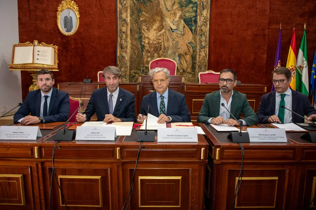 Firma del convenio entre Diputaci&oacute;n y el Comité Oleicola Internacional.