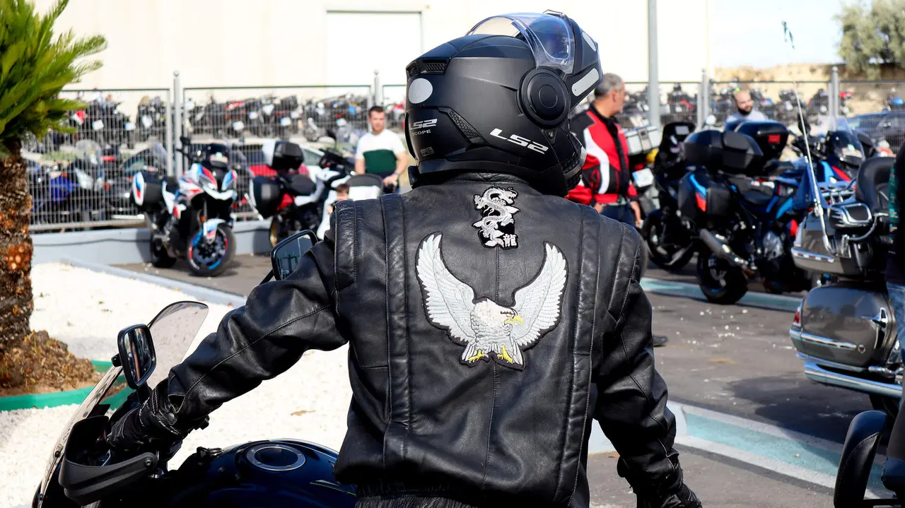 Rider 25-77
