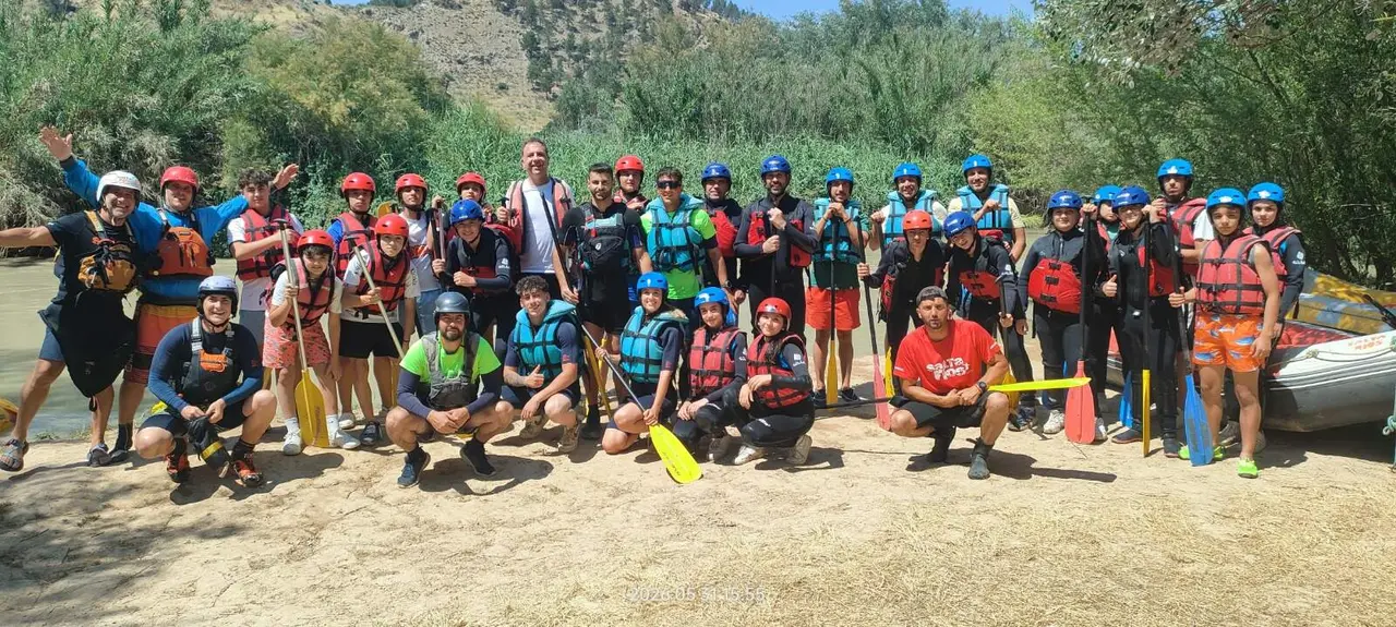 foto inicio descenso popular de rafting