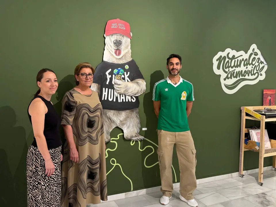 Mayra G&oacute;mez, t&eacute;cnica de Medio Ambiente; Charo Valverde, edil de Medio Ambiente del Ayto. de Lucena y Jorge Torres, representante de Borococo.