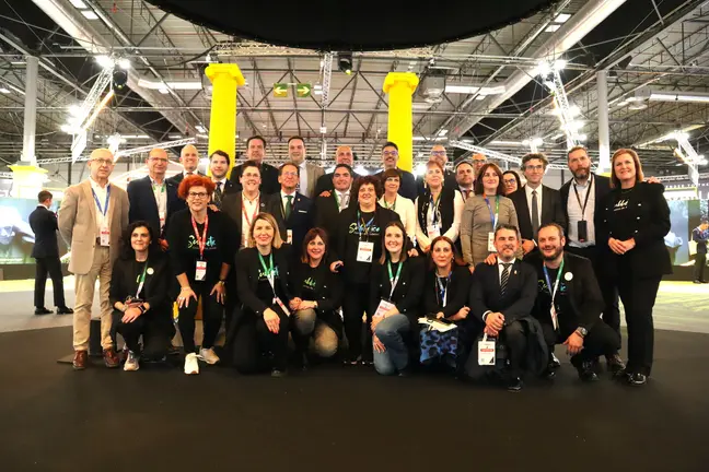 Foto de familia de la Subb&eacute;tica en FITUR 2025