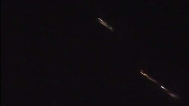 Imagen de los restos del cohete chino surcando el cielo sobre España el 21 de junio de 2022 - @MANUEL0999/TWITTER