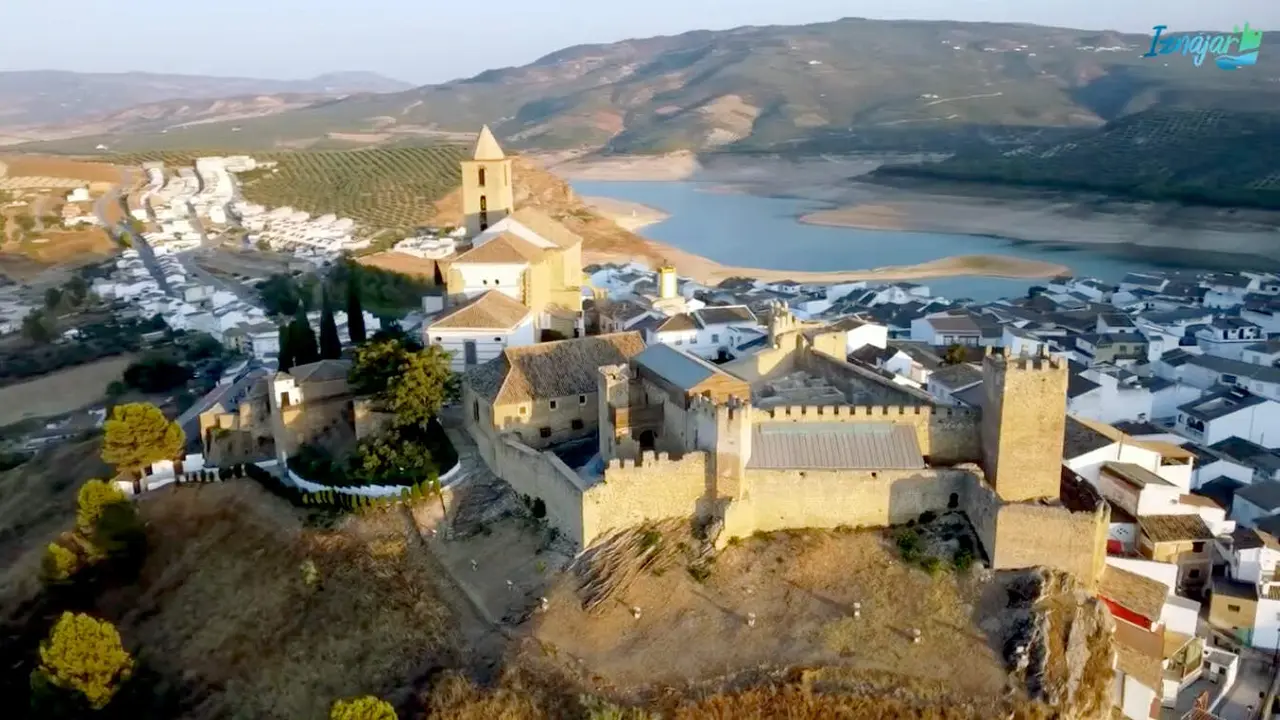 Castillo de Iznájar