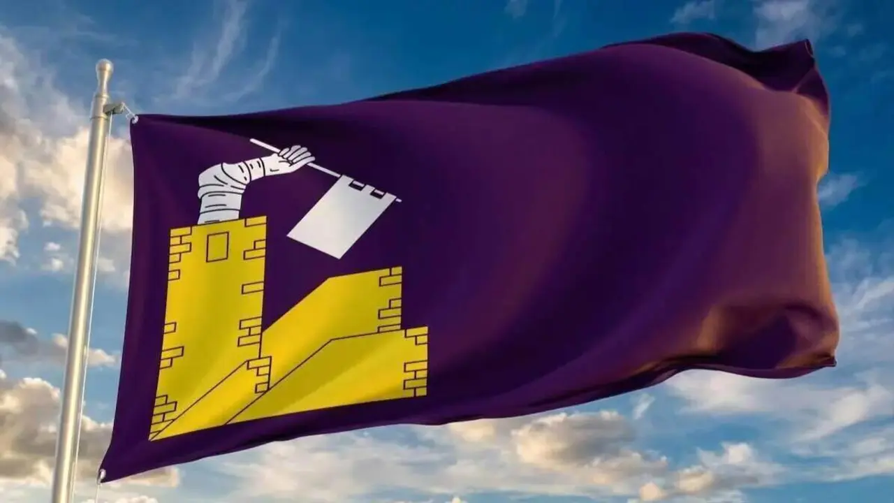 Adaptaci&oacute;n del escudo a la bandera del municipio de Luque.