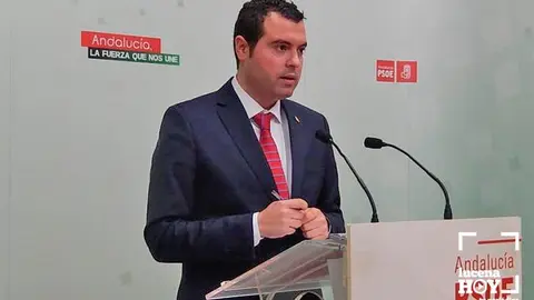 José Manuel Mármol, senador y portavoz del PSOE en el Ayuntamiento de Priego