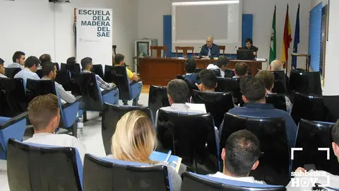 ESCUELA MADERA SAE
