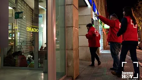 cruz roja transeuntes fr&iacute;o