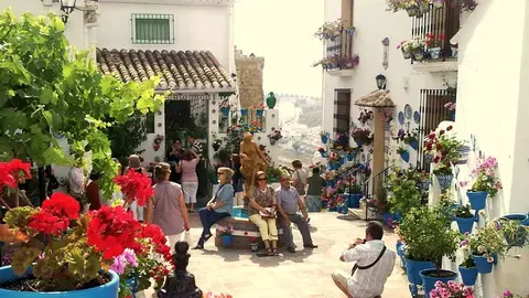 turistas iznajar