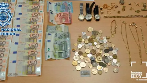 Objetos y dinero recuperados