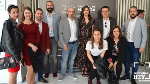 Delegaci&oacute;n de Izn&aacute;jar y elenco en M&aacute;laga