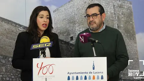Teresa Alonso y Juan Guerrero durante la presentación del plan