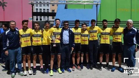 Pe&ntilde;a ciclista en Sax