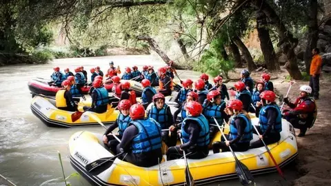 RAFTING-KIDS-1024x683-800x460