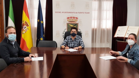 Firma Fuente T&oacute;jar