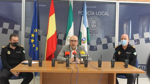  José Pedro Moreno, junto a los inspectores de Policía Local 