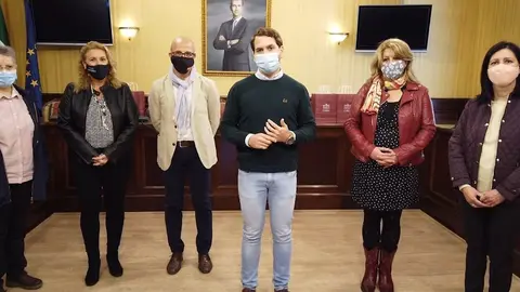 Entrega mascarillas colegios Cabra