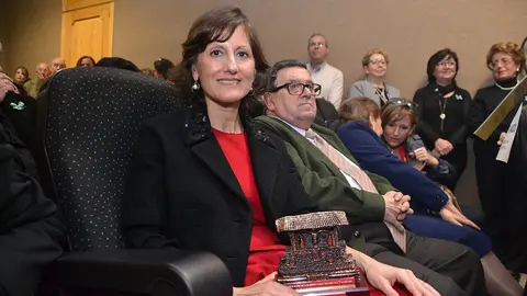 Pilar Llamas, con el Premio Villa de Rute a la Trayectoria Profesional, que recibió en 2019