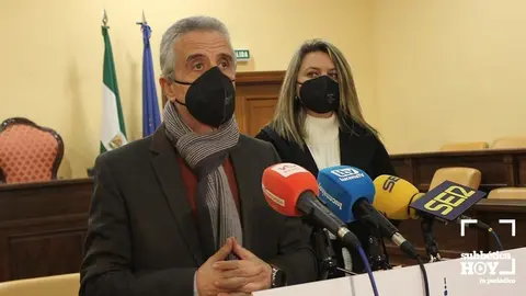  Juan P&eacute;rez y Carmen Gallardo 