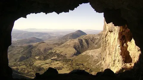 Geoparque Subb&eacute;tica. Cueva del Morri&oacute;n. La ti&ntilde;osa