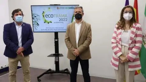 &Aacute;lvaro Barrera, Francisco &Aacute;ngel S&aacute;nchez y Felisa Ca&ntilde;ete en la presentaci&oacute;n de Ecotrama 2022