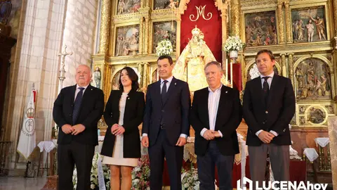 Juanma Moreno durante su visita a Lucena