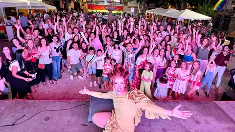 Fiesta del orgullo do&ntilde;a menc&iacute;a