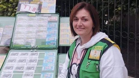 <p> Dolores Casado, vendedora del premio del Sueldazo en Priego de C&oacute;rdoba </p>