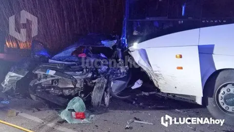 Estado en el que qued&oacute; el veh&iacute;culo, junto al autob&uacute;s siniestrado