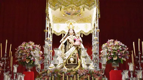 Desde el Traslado la Virgen del Carmen preside el altar de Santa Catalina