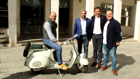 Jose Antonio Garc&iacute;a ha sido el afortunado ganador de la Vespa de 125 CC, modelo faro bajo, del a&ntilde;o 1955  sorteada por el Vespa Club Lucena