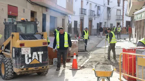 obras calle Cruz Encinas Reales