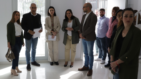 Un momento de la visita a las nuevas viviendas