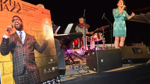 Cartel del Festival Iznajazz 2024 y actuaci&oacute;n de Lovis G Quartet