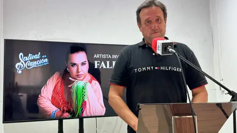Presentaci&oacute;n del certamen de la canci&oacute;n de Priego