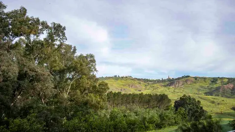 Parque de la Grieta. Vista desde el r&iacute;o (Imagen: Ayto. Benamej&iacute;)