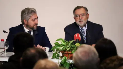 Presentación de la novela 'Dueños del mundo'
