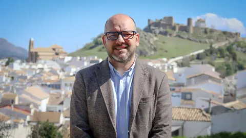 Juanmi Sánchez Cabezuelo, alcalde de Carcabuey,&nbsp;durante la entrevista con SUBB&Eacute;TICAhoy