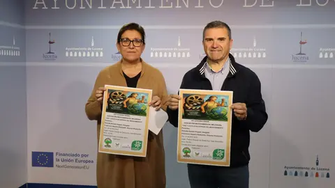 Charo Valverde y Jos&eacute; Antonio Ranchal durante la presentaci&oacute;n de la VIII C&aacute;tedra Verde