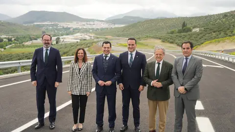 Moreno inaugura la variante de las Angosturas en la A-333 que contribuye al desarrollo econ&oacute;mico y tur&iacute;stico de Priego de C&oacute;rdoba