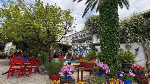 1&ordm; Premio Patios: "Patio con duende" en Rute