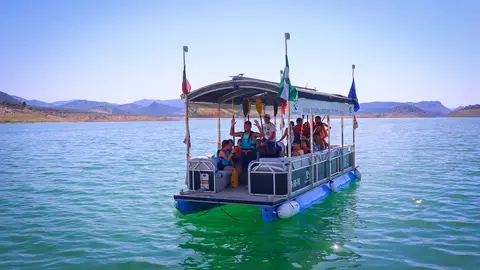 Actividades náuticas pantalán Pantano de Iznájar en Rute-04