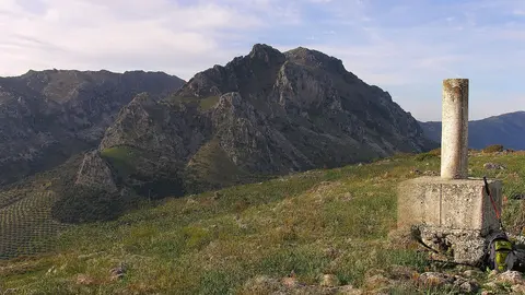 El Pico Bermejo desde la cima de la Sierra de los Pollos