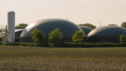 Imagen de archivo de una planta de biogas para la generacion de energ&iacute;a / Freepik.