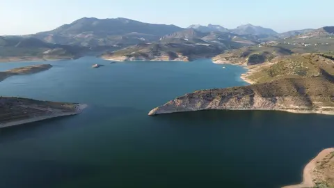 Imagen del Embalse de Izn&aacute;jar durante el pasado verano. (Imagen: David Ram&iacute;rez / Subb&eacute;ticaHoy).
