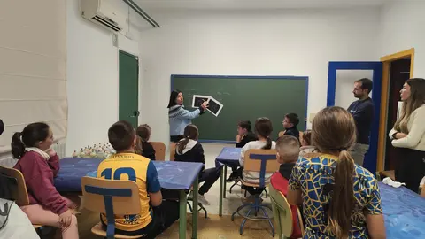 Alumnos de 5&ordm; y 6&ordm; de primaria Fuente-T&oacute;jar asisten a la actividad.